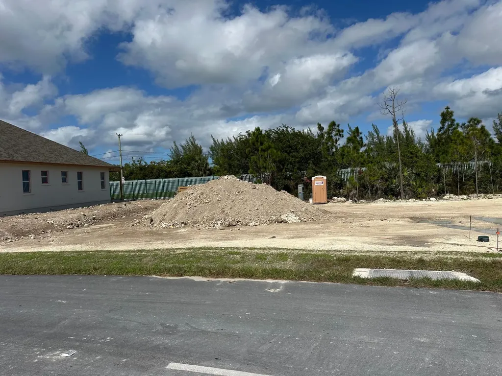 Lot 5, Windsor Lakes New Providence Paradise Island BS