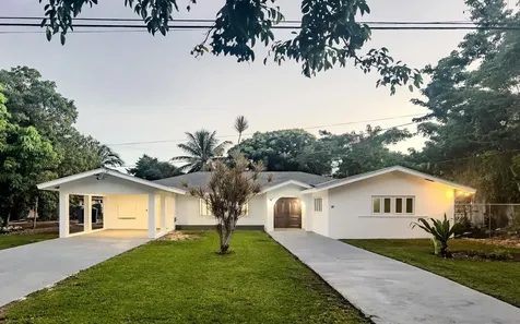 25 Lumumba Lane, Kool Acr New Providence Paradise Island BS