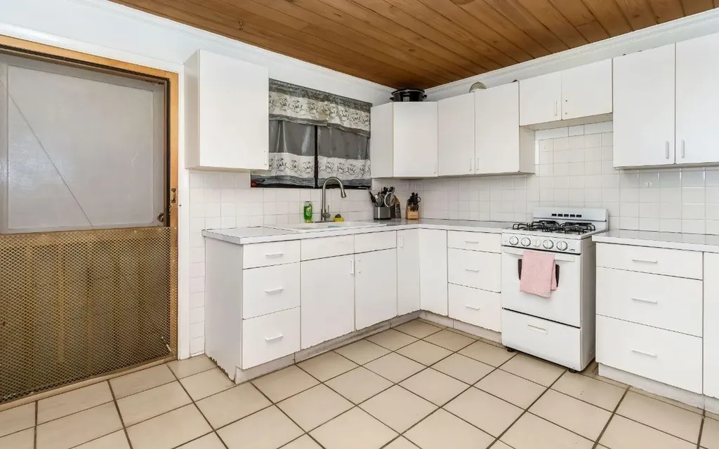 Triplex Lot 2 Pikkano Estate New Providence Paradise Island BS