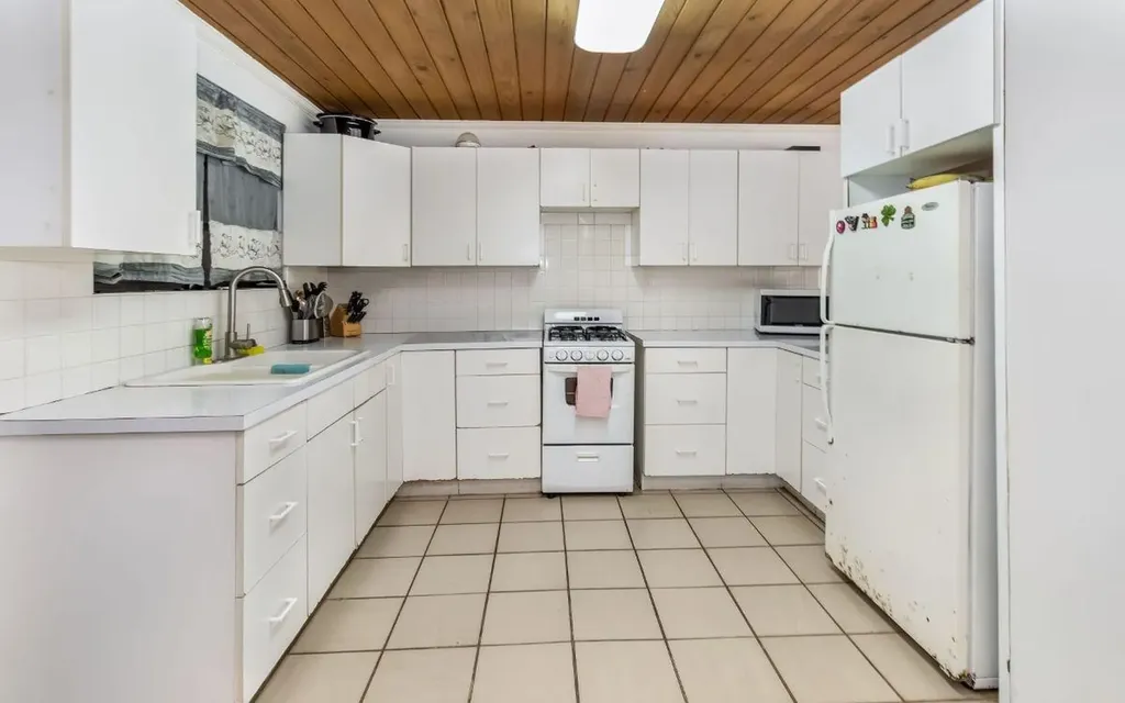 Triplex Lot 2 Pikkano Estate New Providence Paradise Island BS