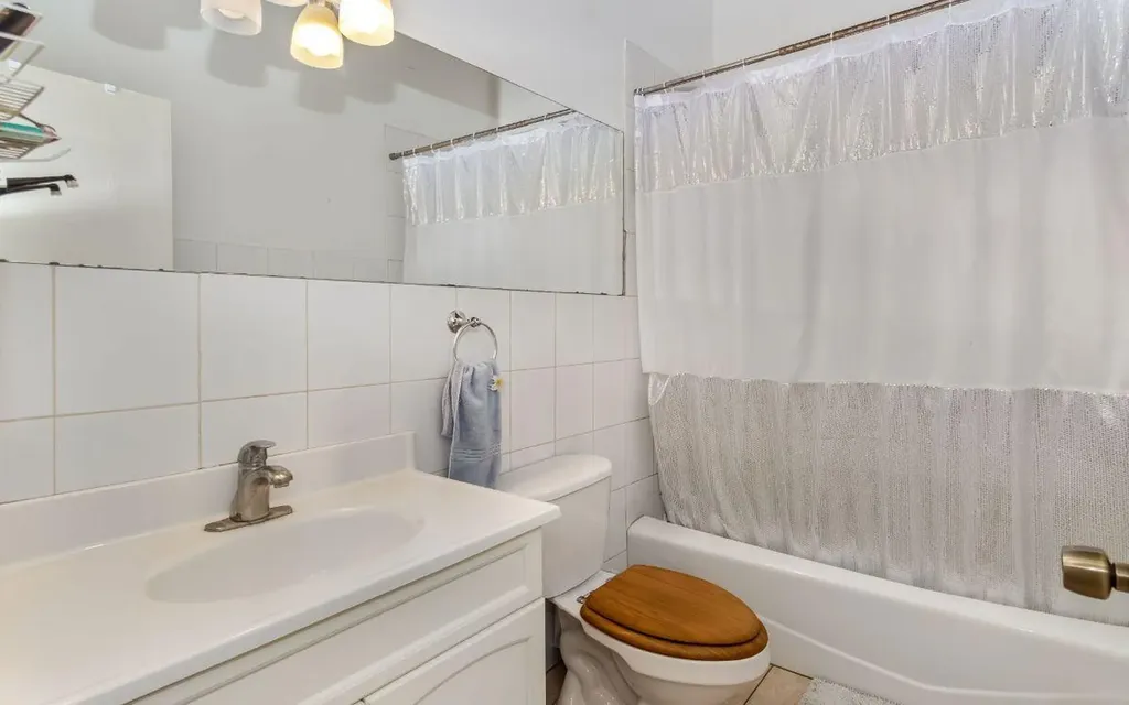 Triplex Lot 2 Pikkano Estate New Providence Paradise Island BS