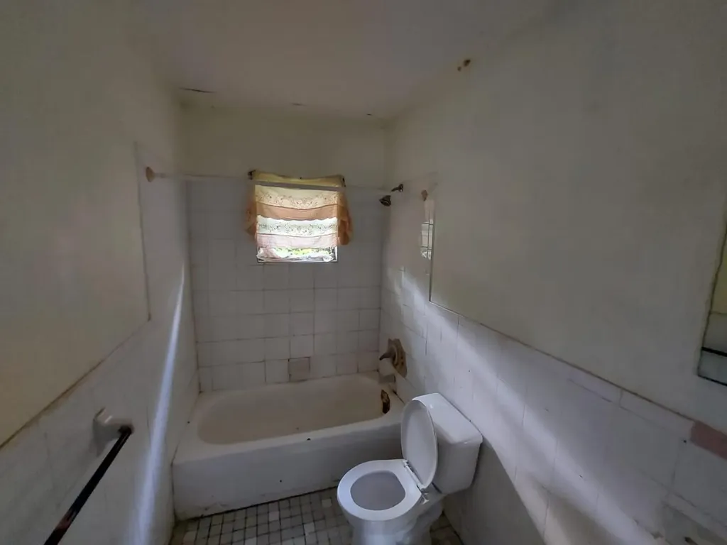 109c Love Hill Andros BS