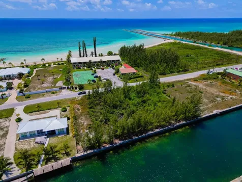 Port Of Call Drive Grand Bahama Freeport BS