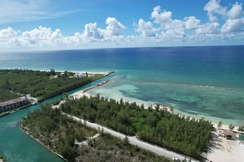 Port Of Call Drive Grand Bahama Freeport BS