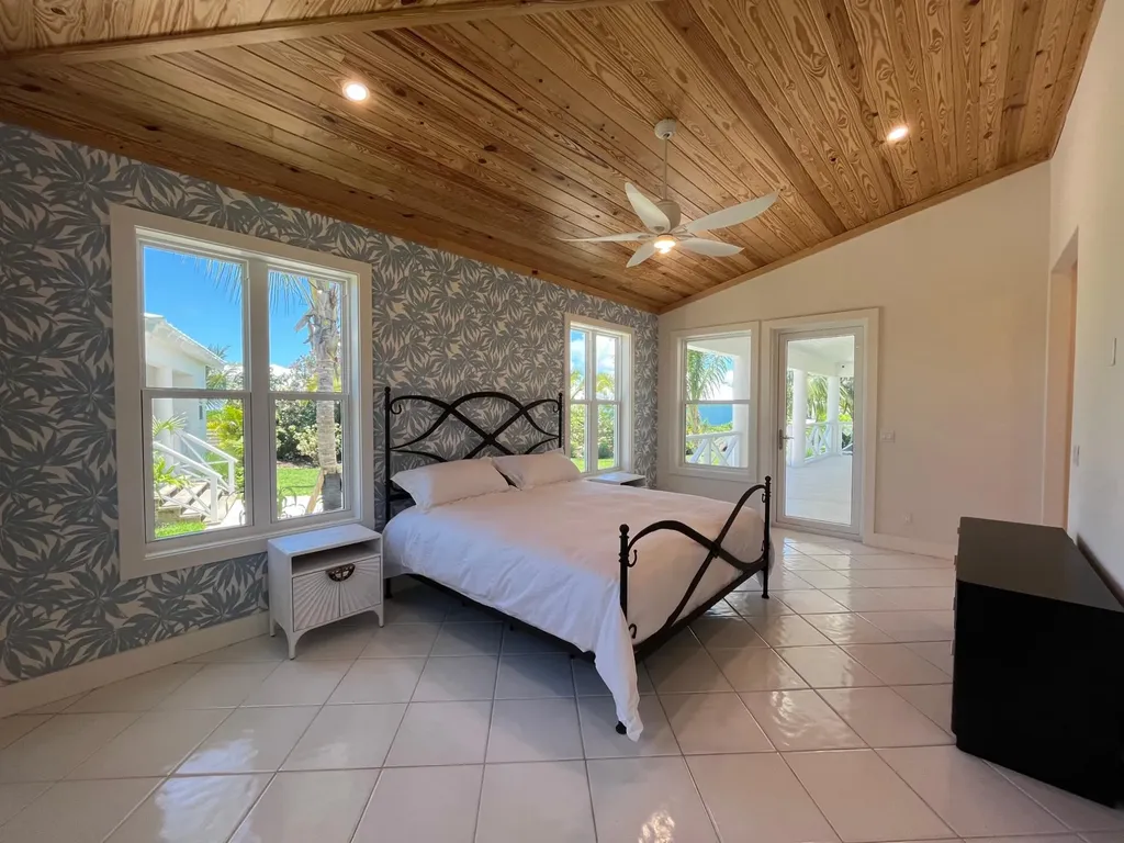 Treasure Cay Road Sunnyside Abaco BS