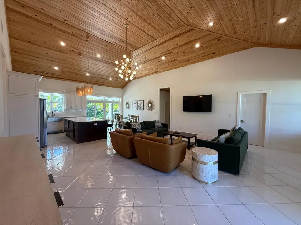 Treasure Cay Road Sunnyside Abaco BS