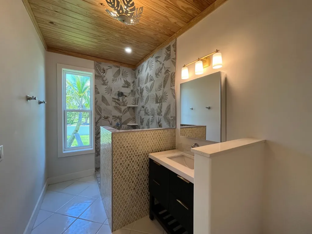 Treasure Cay Road Sunnyside Abaco BS