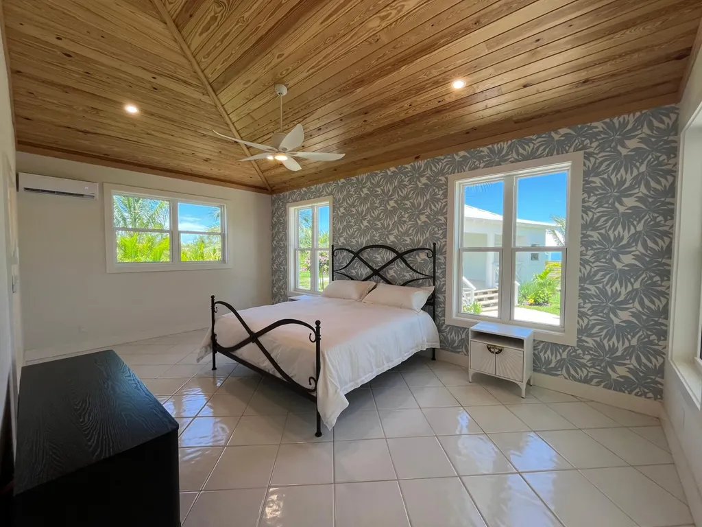 Treasure Cay Road Sunnyside Abaco BS