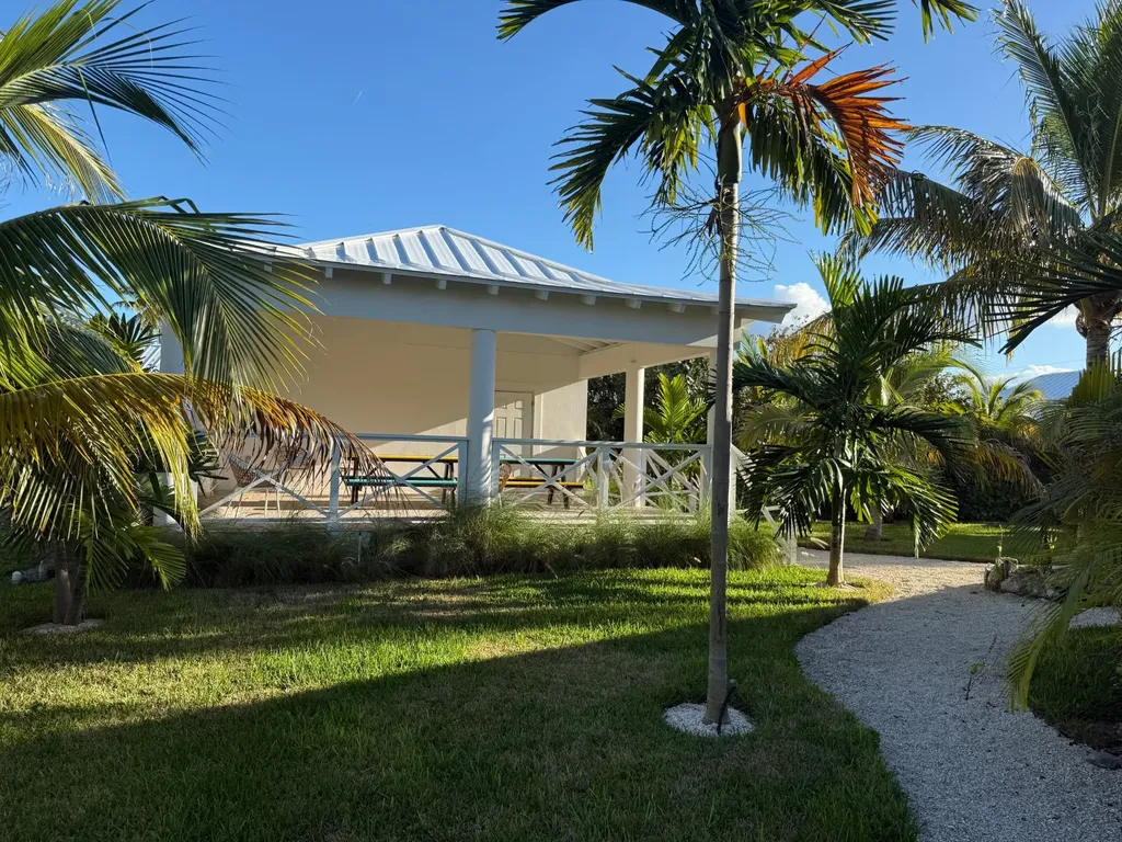 Treasure Cay Road Sunnyside Abaco BS