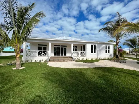 Treasure Cay Road Sunnyside Abaco BS