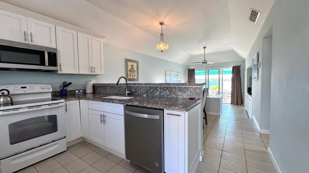 Harbourside Ii New Providence Paradise Island BS