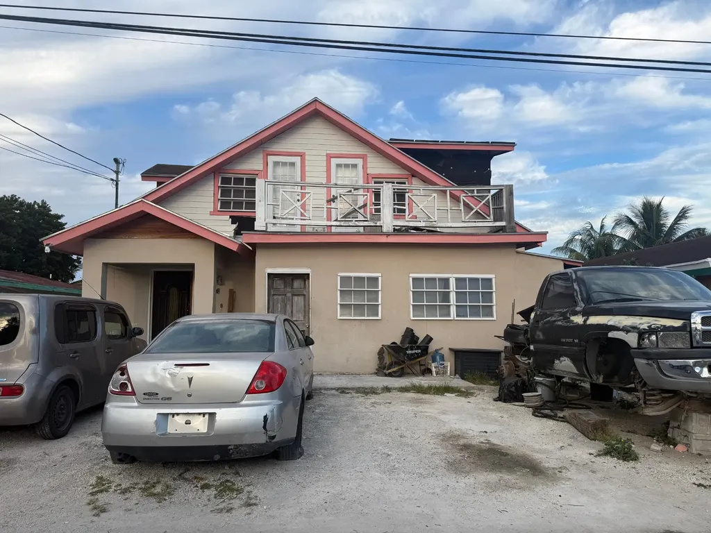 Bamboo Crescent, Golden G 161 New Providence Paradise Island BS