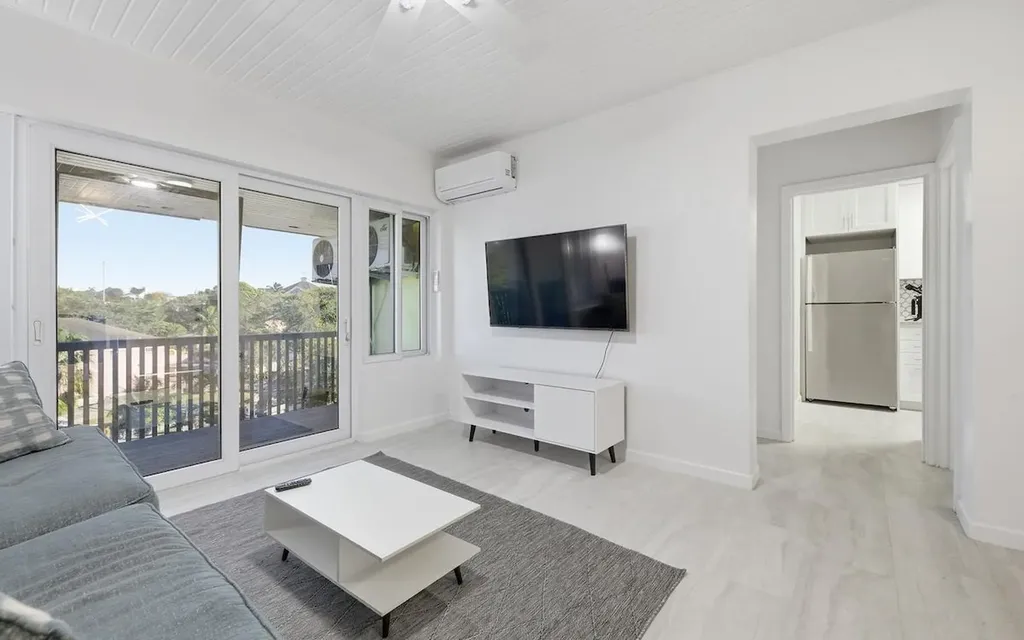 Town Court New Providence Paradise Island BS