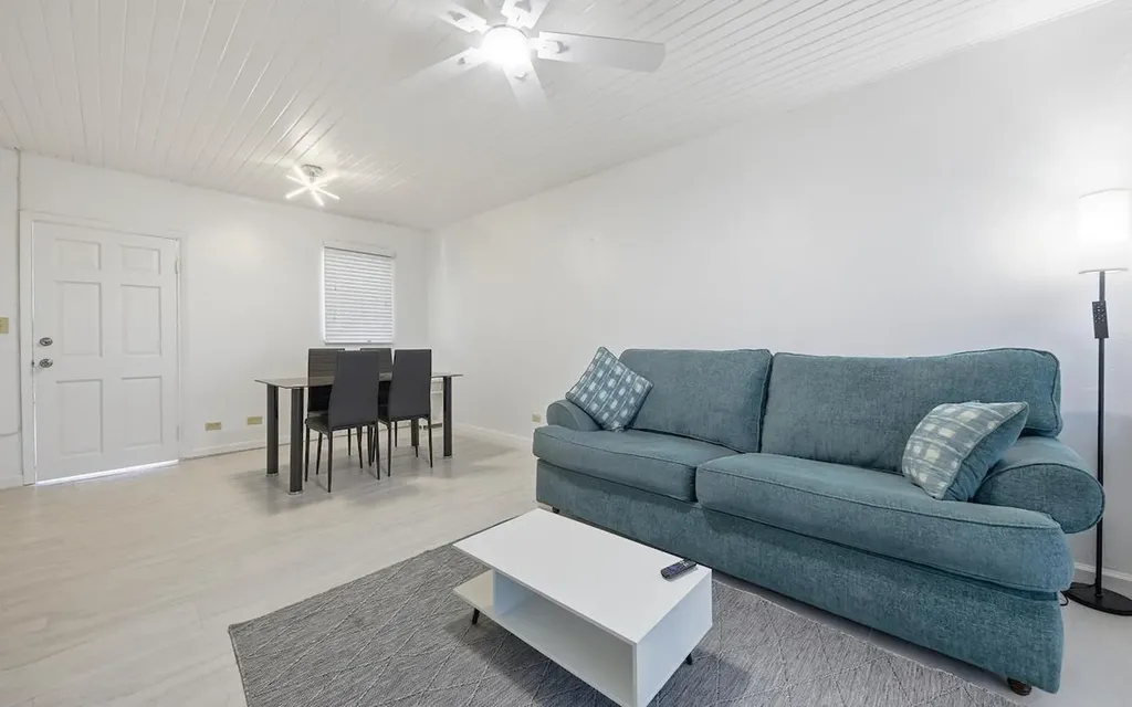 Town Court New Providence Paradise Island BS