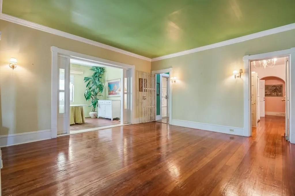 12 Shirley Slope New Providence Paradise Island BS