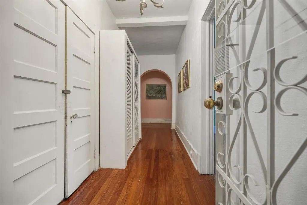 12 Shirley Slope New Providence Paradise Island BS