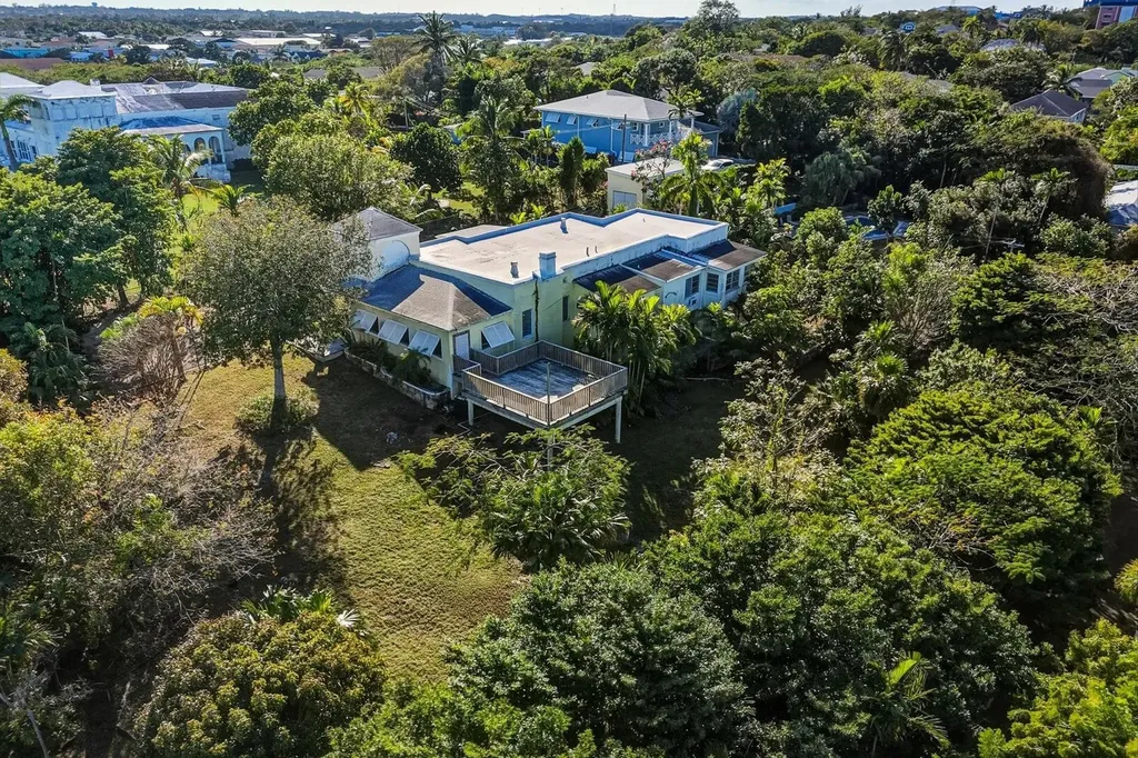 12 Shirley Slope New Providence Paradise Island BS