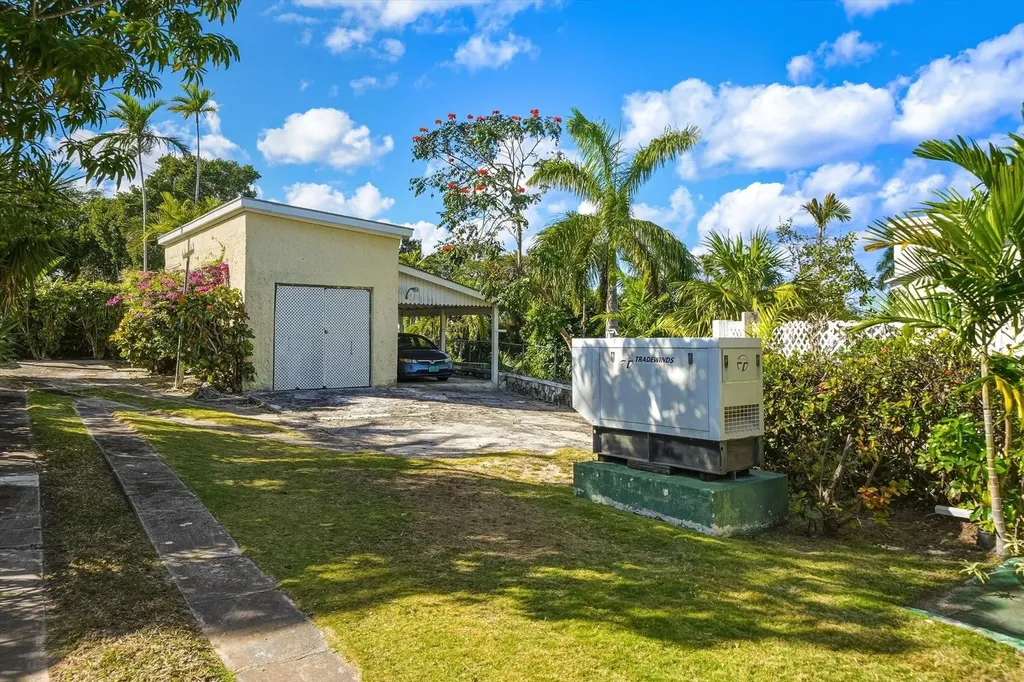 12 Shirley Slope New Providence Paradise Island BS