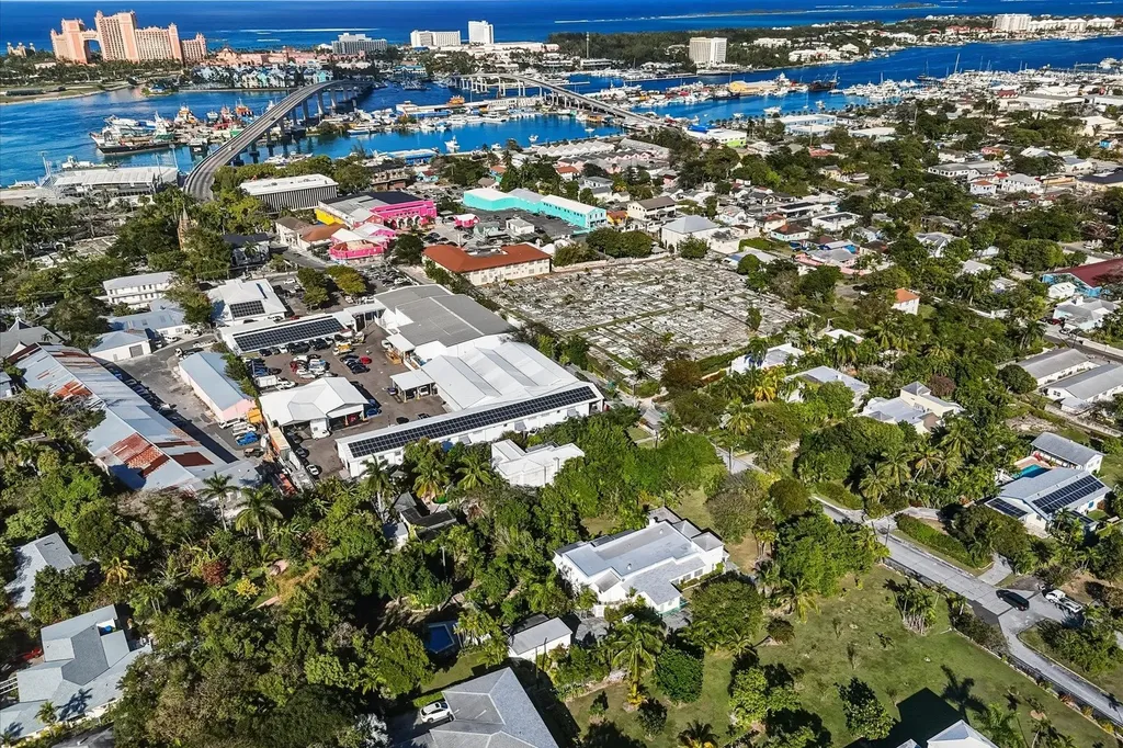 12 Shirley Slope New Providence Paradise Island BS