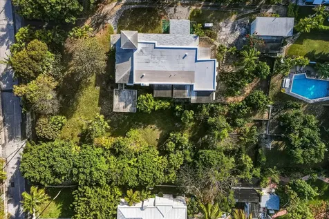 12 Shirley Slope New Providence Paradise Island BS