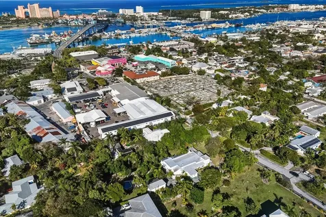 12 Shirley Slope New Providence Paradise Island BS