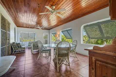 12 Shirley Slope New Providence Paradise Island BS