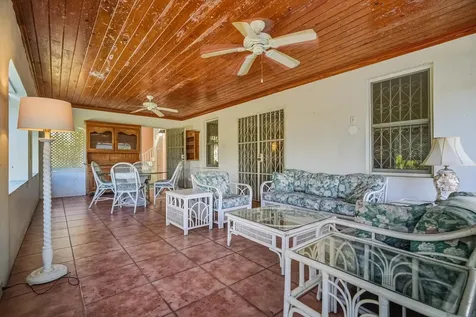 12 Shirley Slope New Providence Paradise Island BS