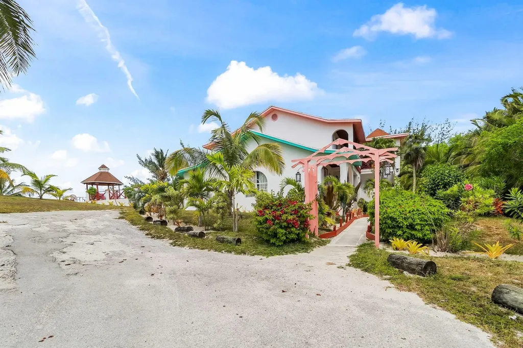 Unique Hotel Eleuthera BS