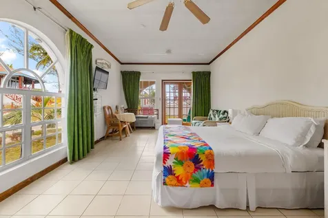 Unique Hotel Eleuthera BS