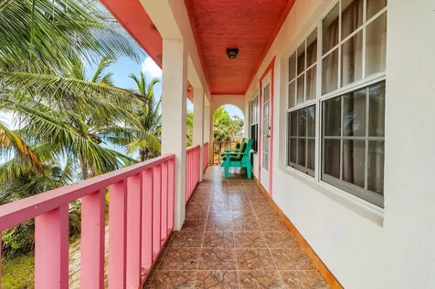 Unique Hotel Eleuthera BS