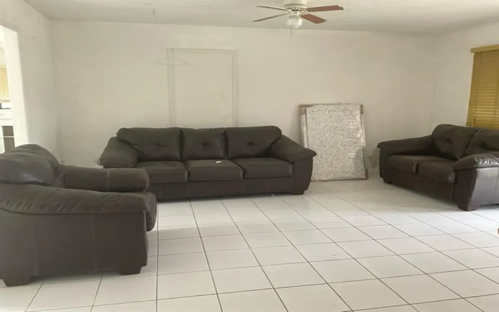 Home In Hamilton's Long Island BS