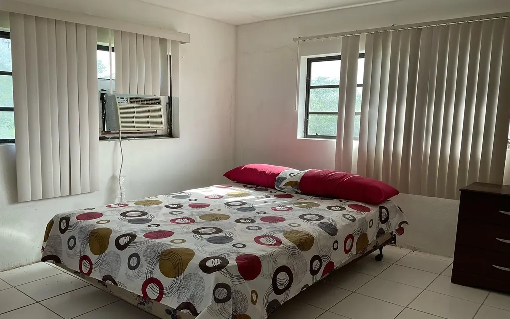 Home In Hamilton's Long Island BS