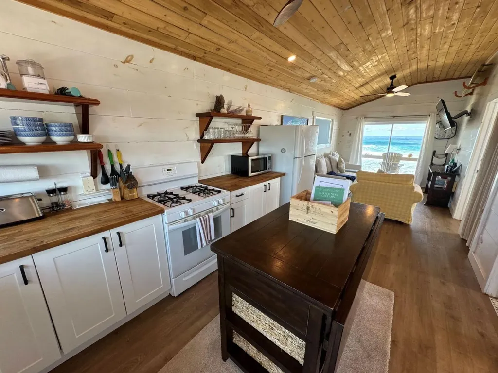 The Surf Cottage Abaco BS