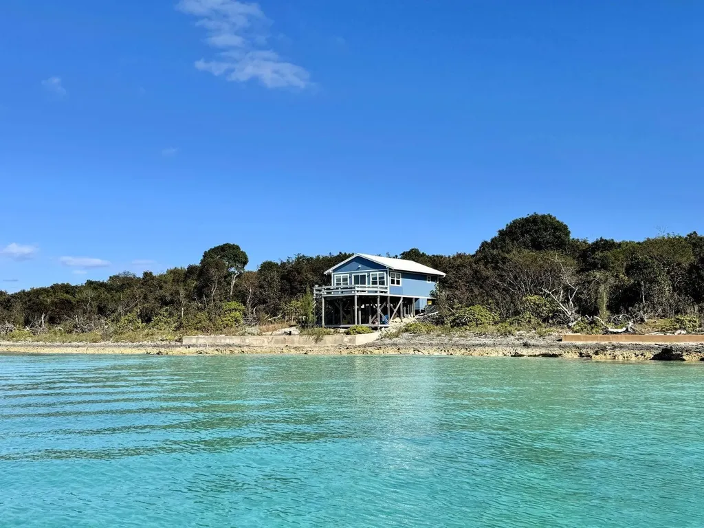 Man Cave, Lot 34 Abaco BS