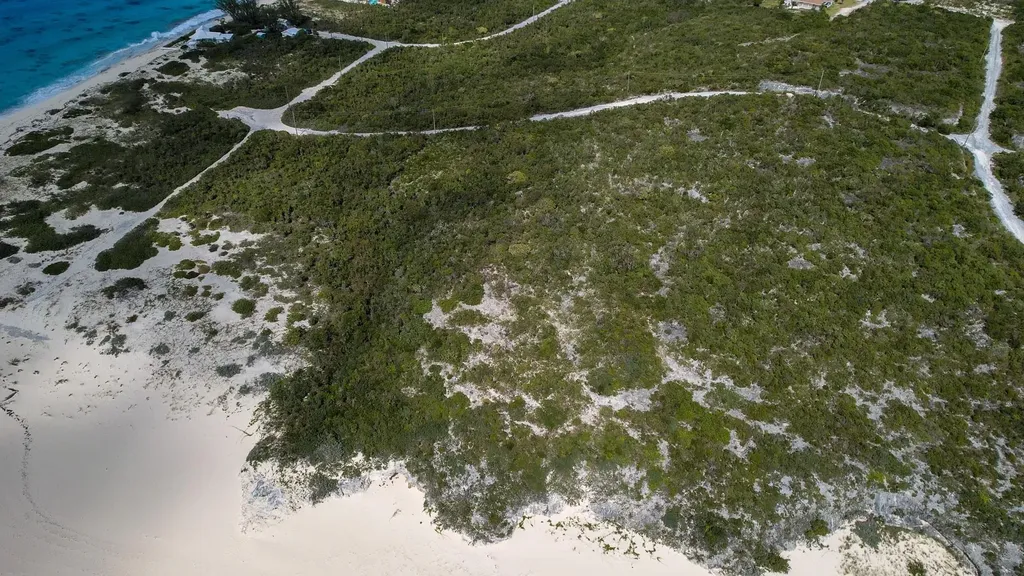 Sandy Point, Columbus Lan San Salvador BS