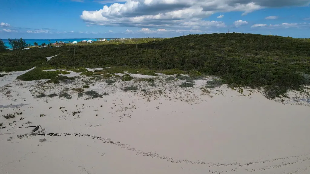 Sandy Point, Columbus Lan San Salvador BS