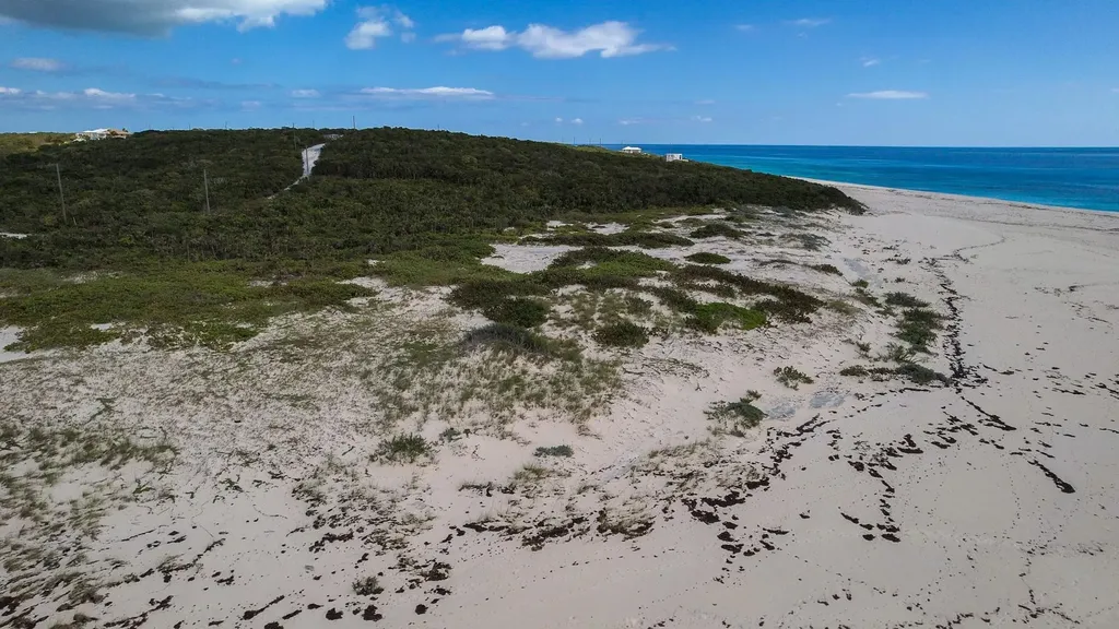 Sandy Point, Columbus Lan San Salvador BS