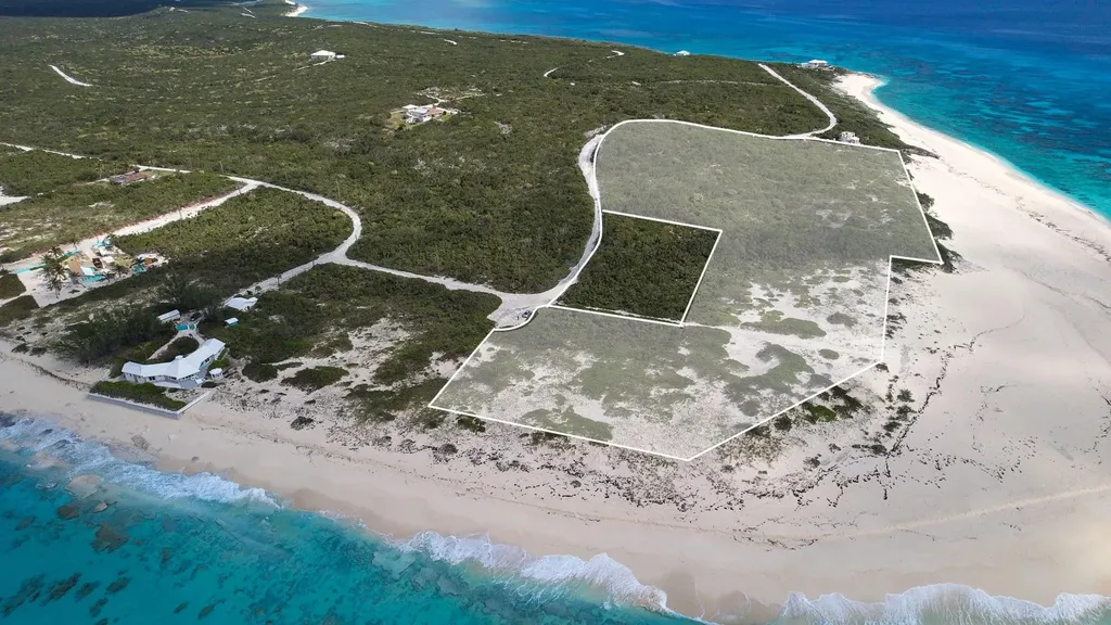 Sandy Point, Columbus Lan San Salvador BS