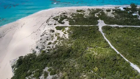 Sandy Point, Columbus Lan San Salvador BS