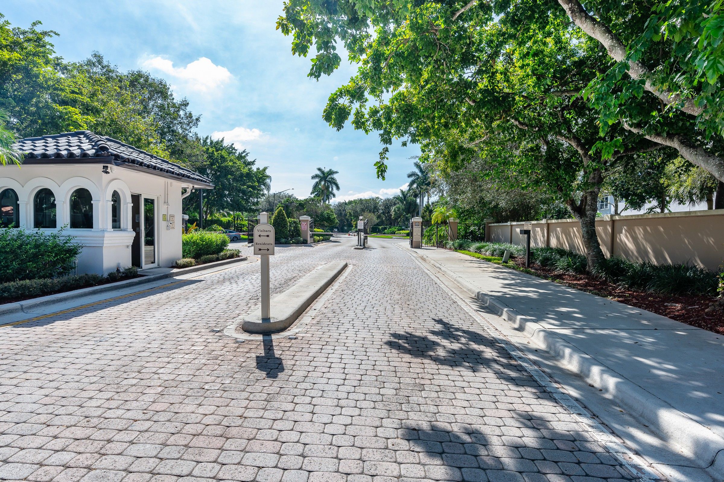 16840 SW 1st Manor Pembroke Pines FL 33027