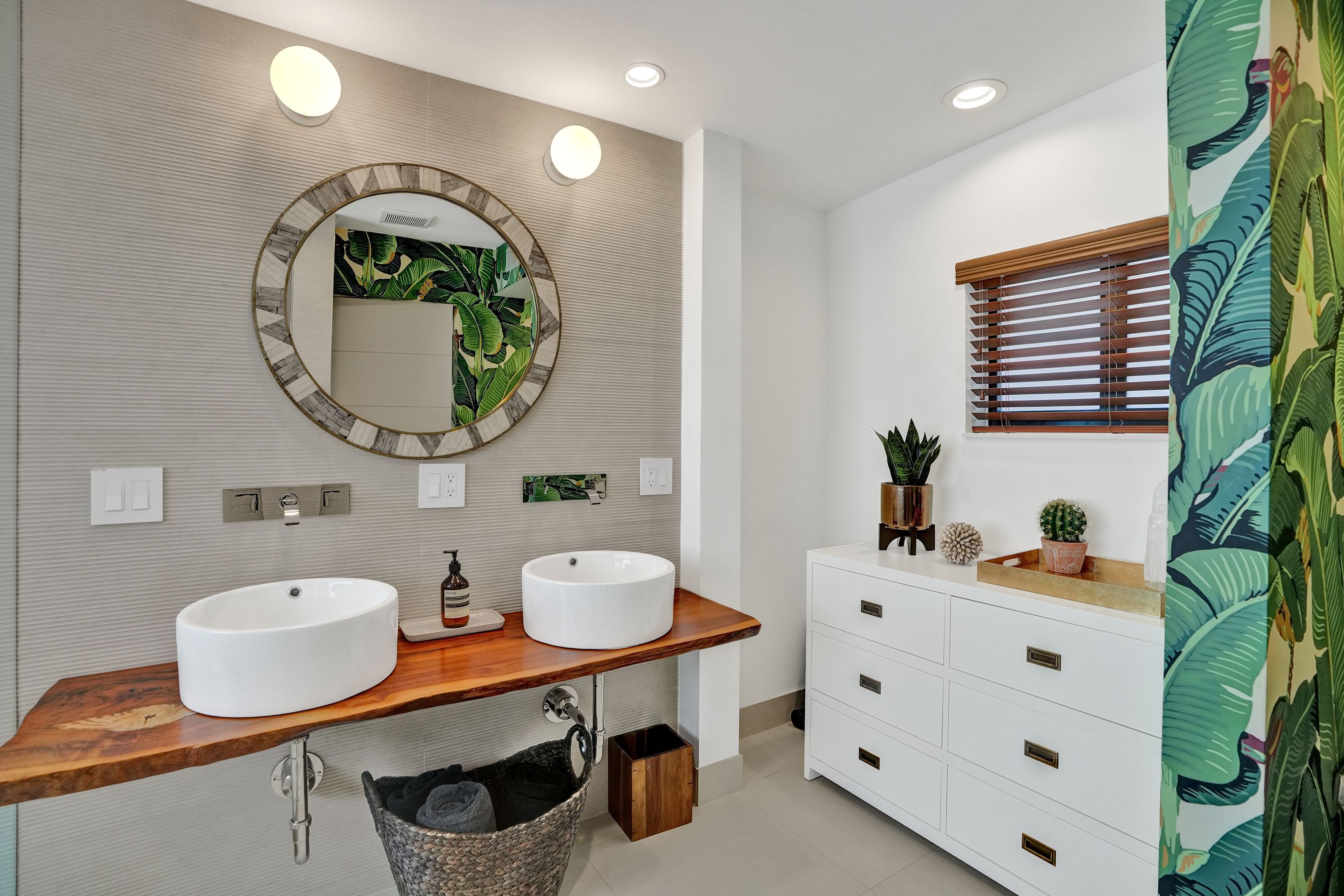 19130 NE 21st Avenue North Miami Beach FL 33179