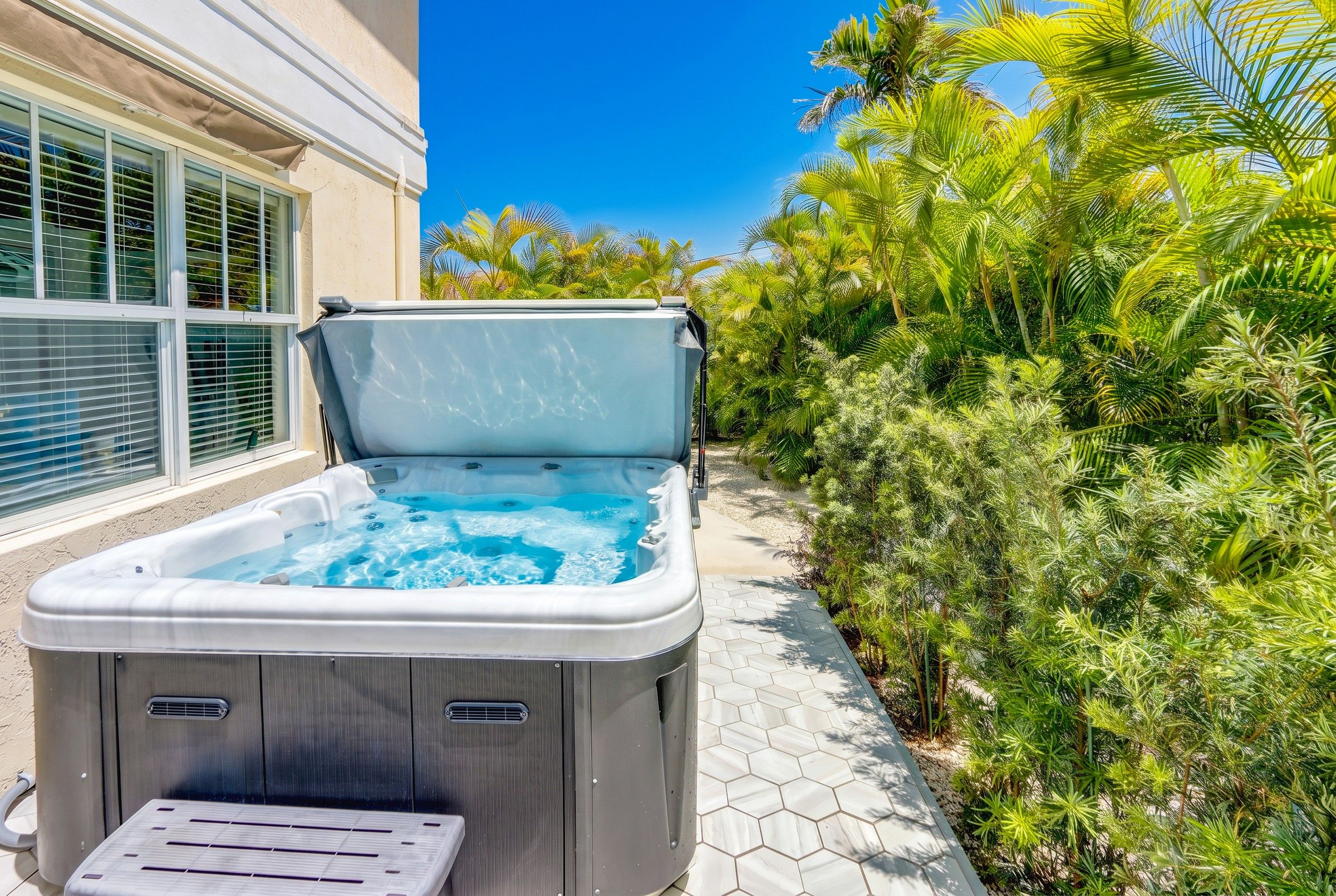 840 NE 14th Place Fort Lauderdale FL 33304
