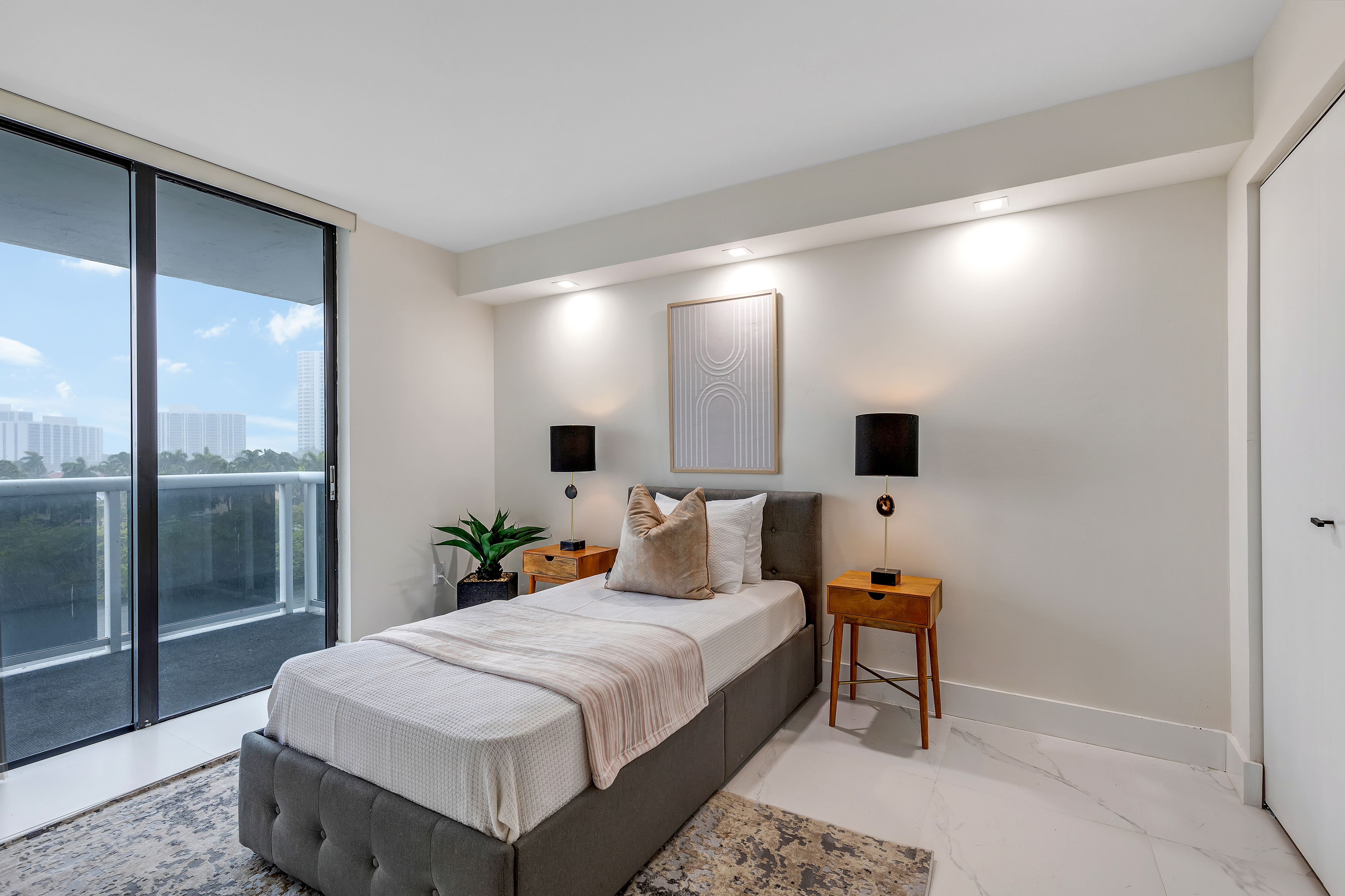 20505 E Country Club Drive Aventura FL 33180