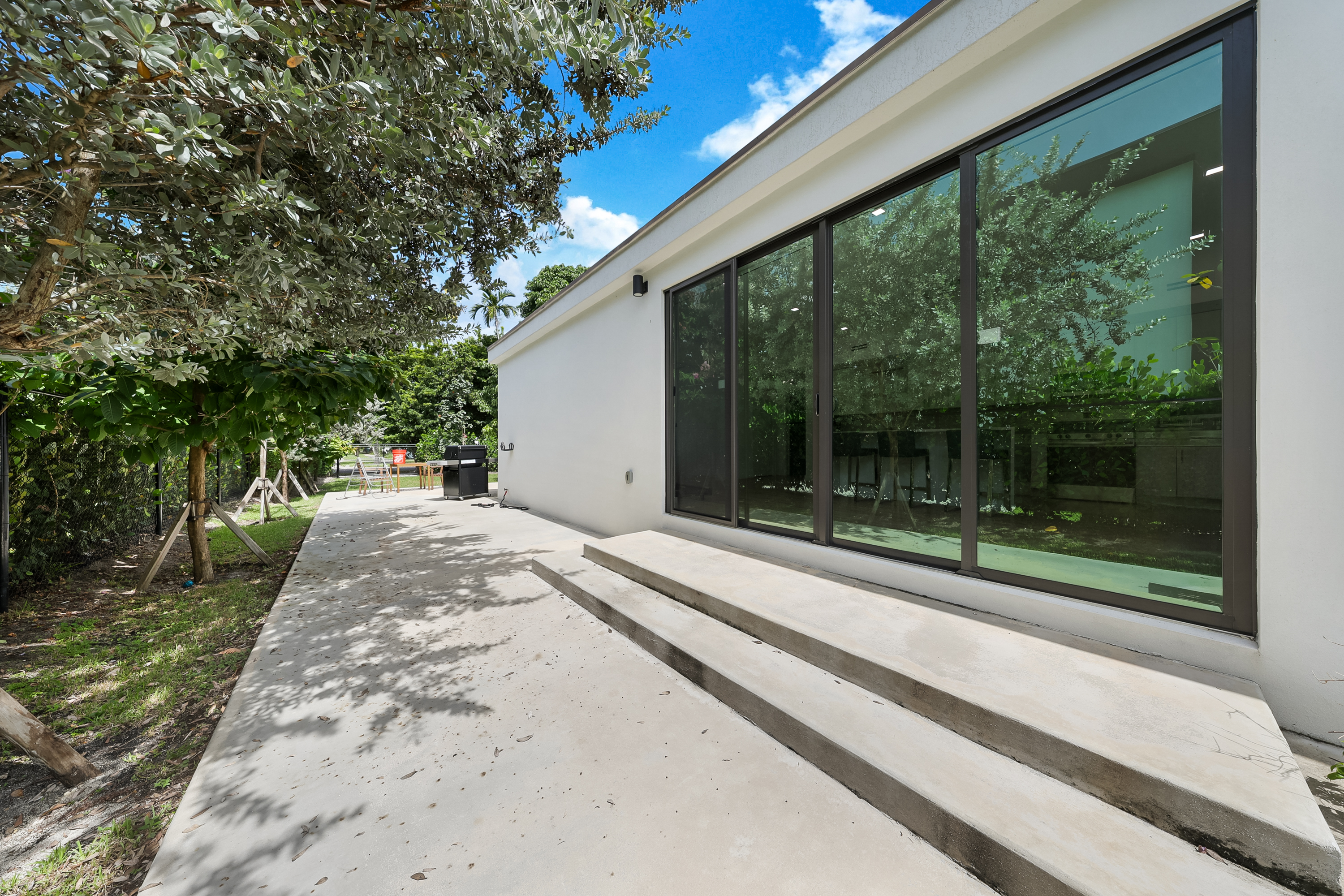 180 SW 38th Court Miami FL 33134
