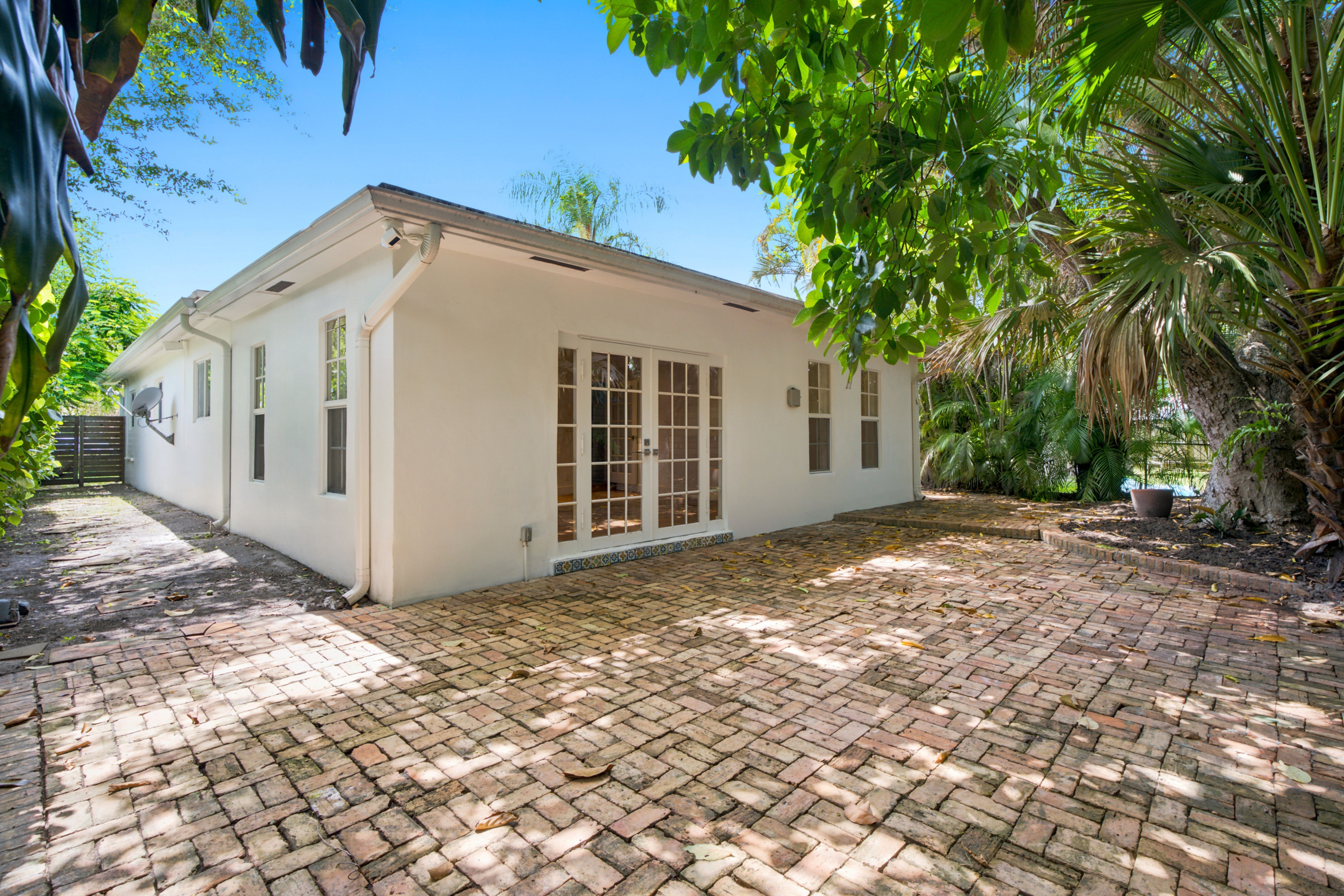 3945 SW 61st Avenue Miami FL 33155
