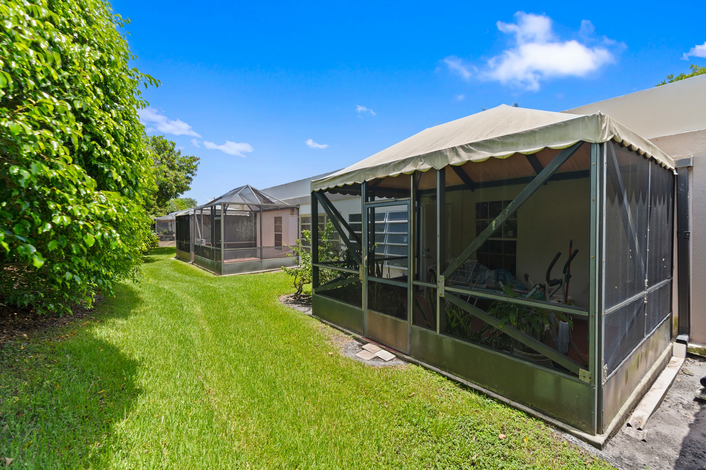 9305 Flynn Circle Boca Raton FL 33496