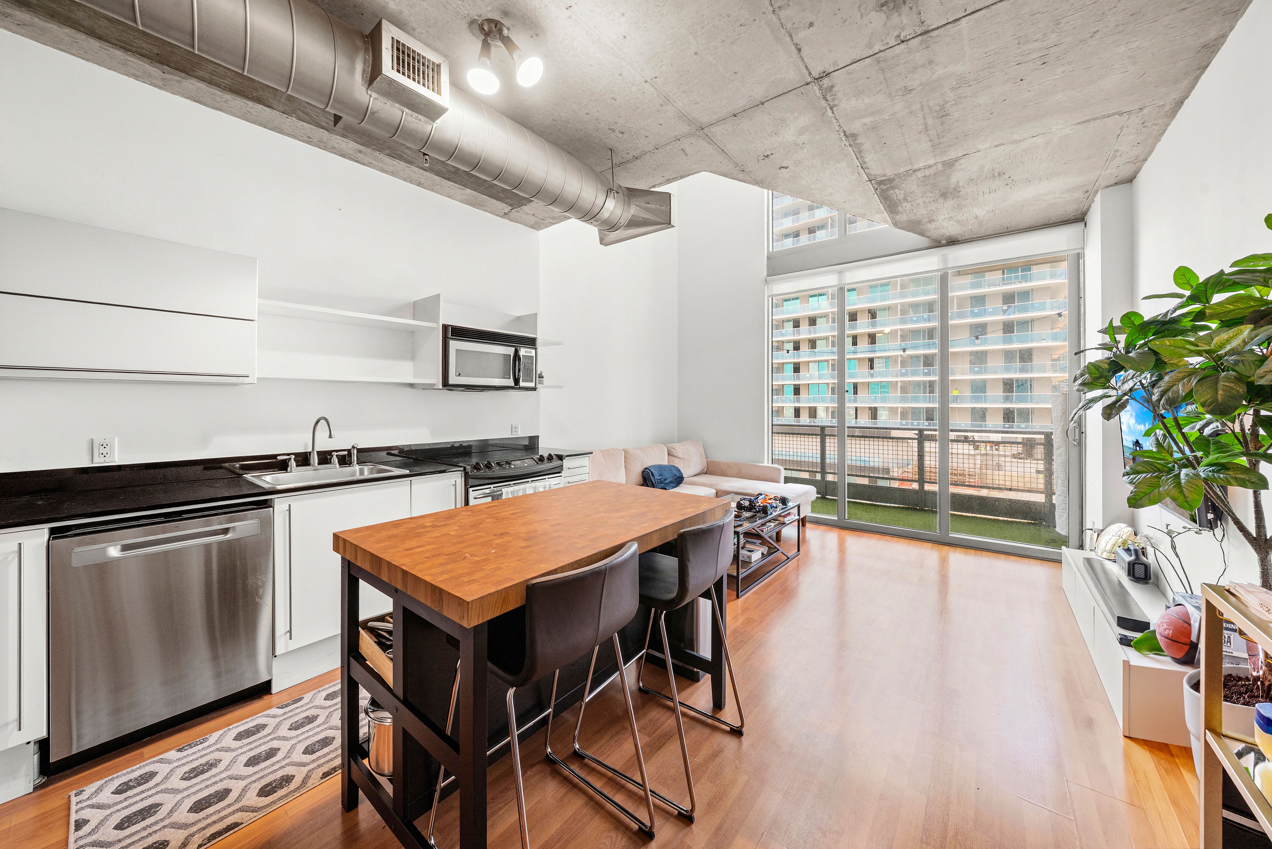 690 SW 1st Court Miami FL 33130