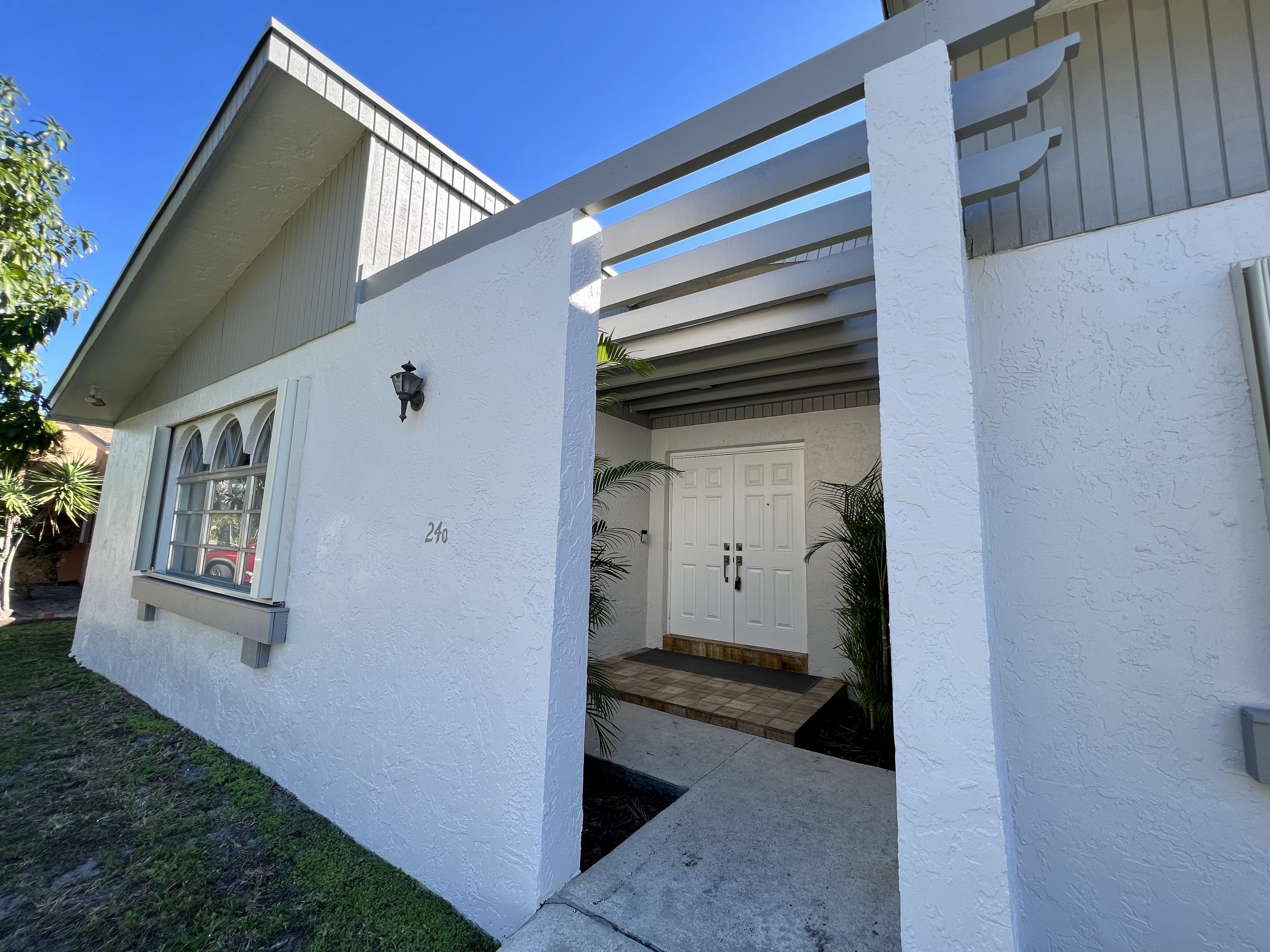 240 SE 7th Street Dania Beach FL 33004