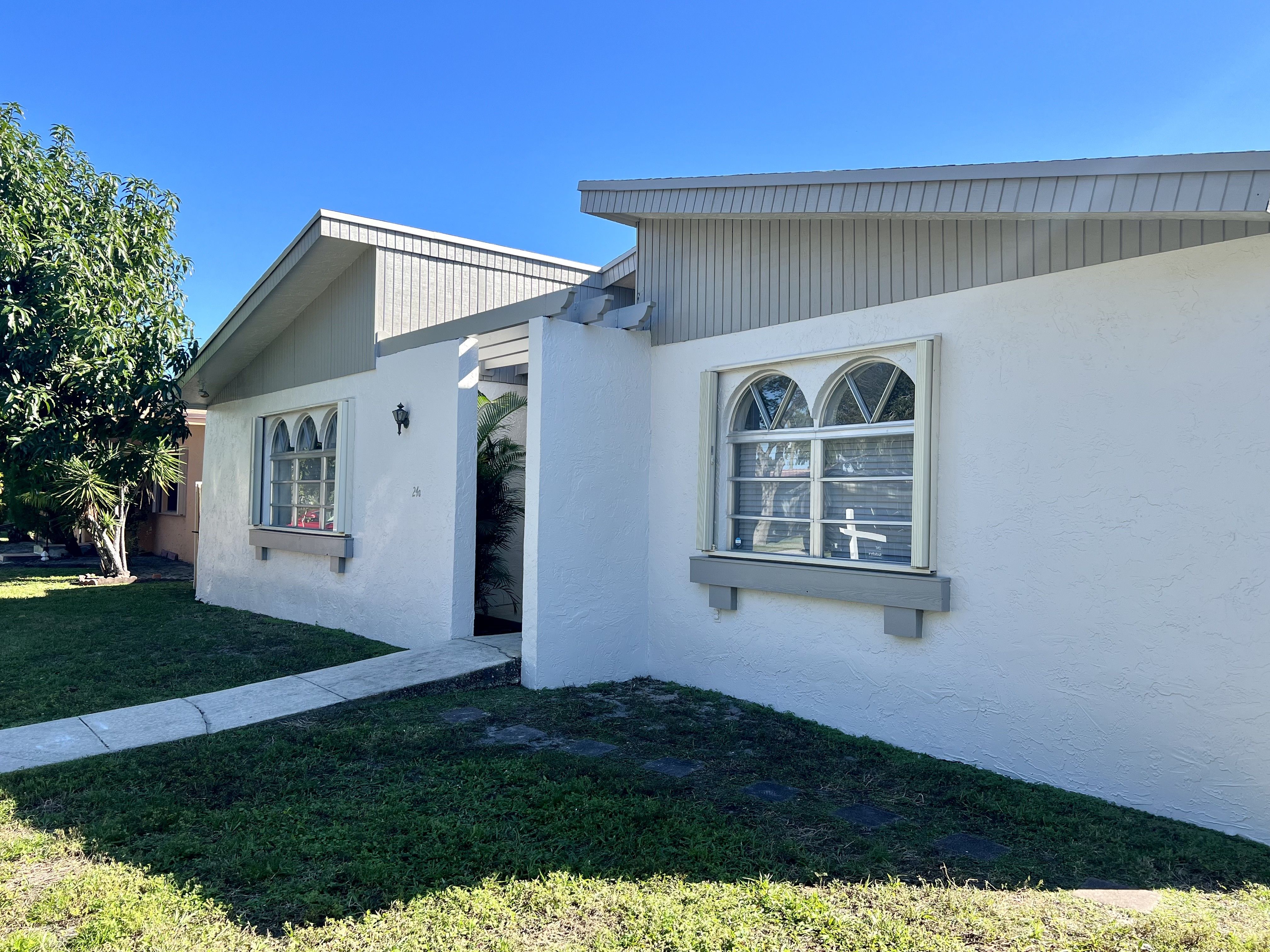 240 SE 7th Street Dania Beach FL 33004