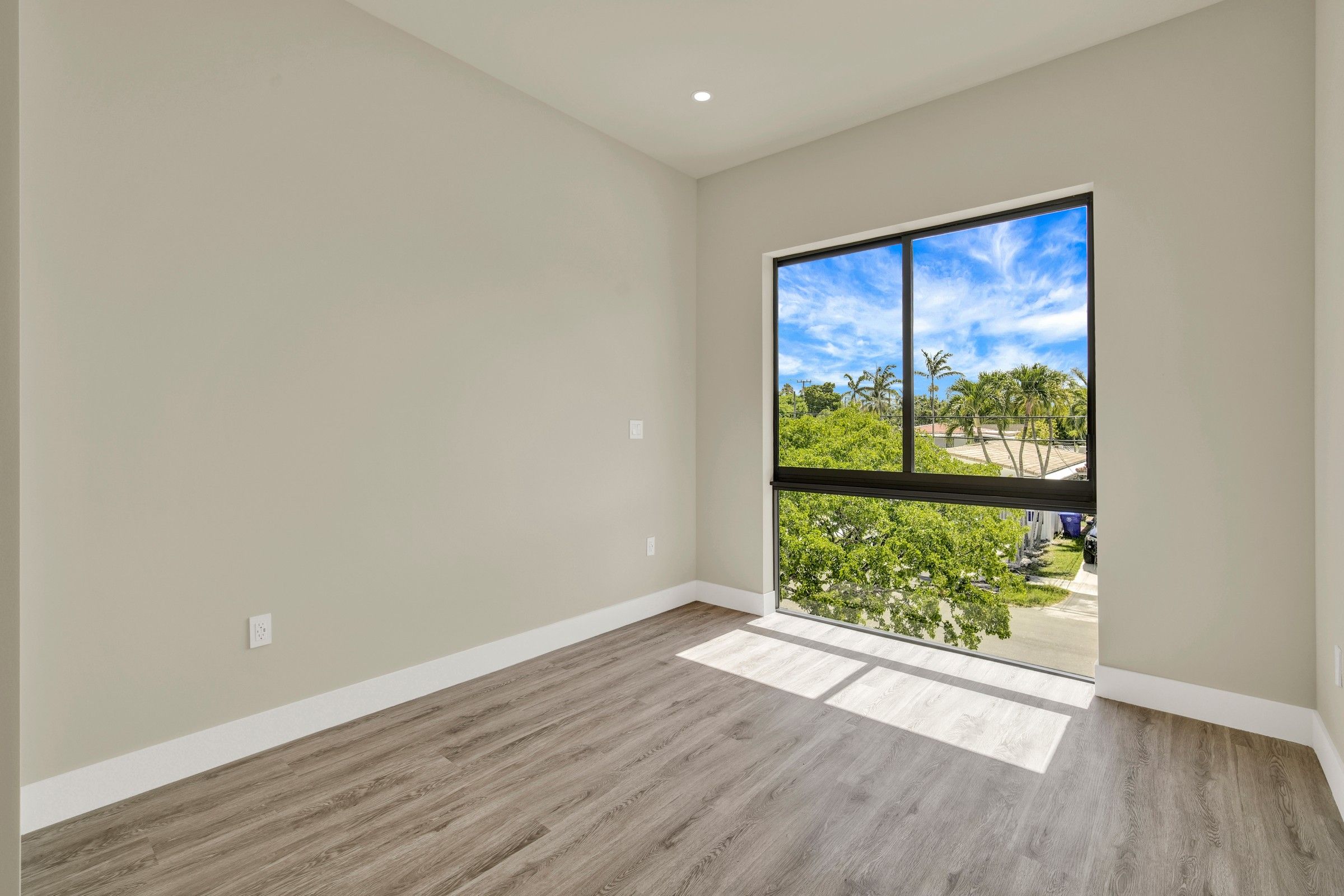2889 SW 35th Avenue Miami FL 33133